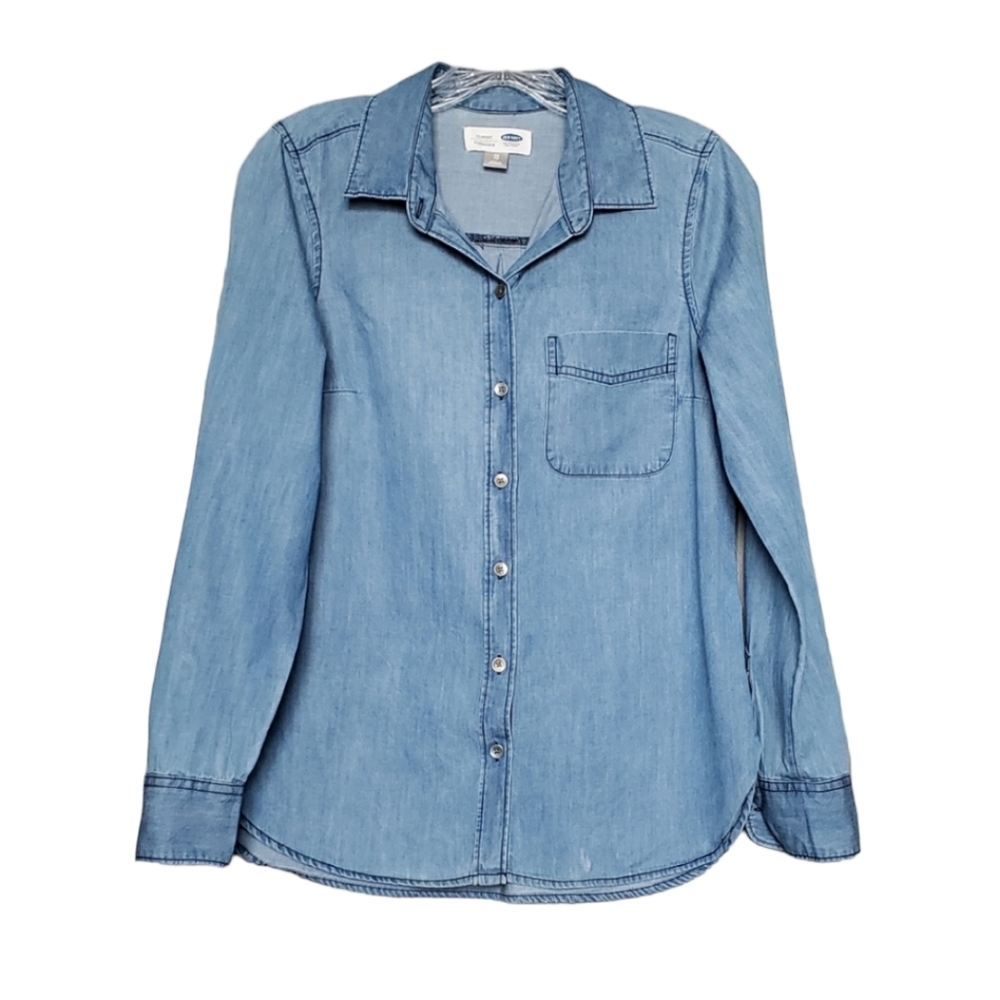 Lightweight chambray button down shirt